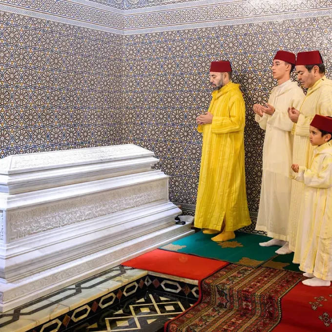 Le Roi preside une veillee religieuse