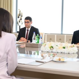 SAR-la-Princesse-Lalla-Hasnaa-rencontre-a-Bakou-S.E.-Mme-Mehriban-Aliyeva-